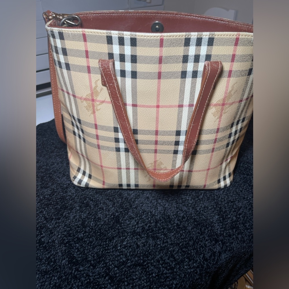 Burberry satchel medium plaid purse with candles and strap